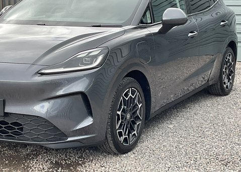 MG MG4 EV URBAN 53.9kWh PREMIUM LONG RANGE 5