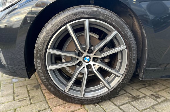BMW 3 Series 318D SPORT 14