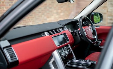 Land Rover Range Rover 5.0 V8 Autobiography LWB Urban 18