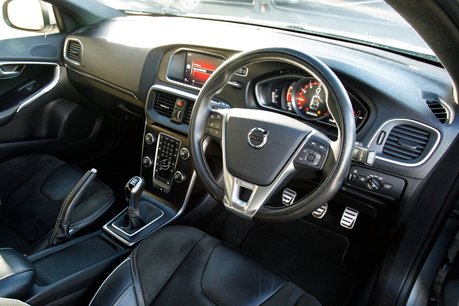 Volvo V40 T2 R-DESIGN NAV PLUS