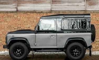 Land Rover Defender 90 Autobiography Edition 2