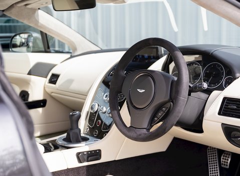 Aston Martin V12 Vantage S Roadster 13