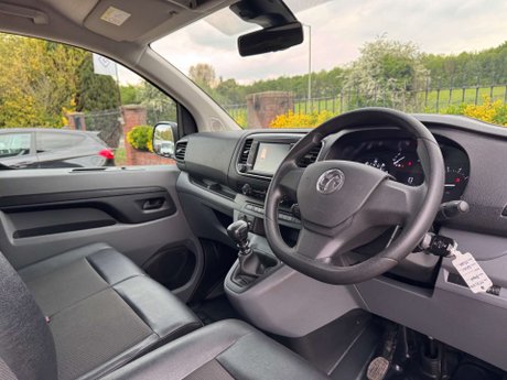 Vauxhall Vivaro 1.5 Vivaro 2700 Sportive S/S 29