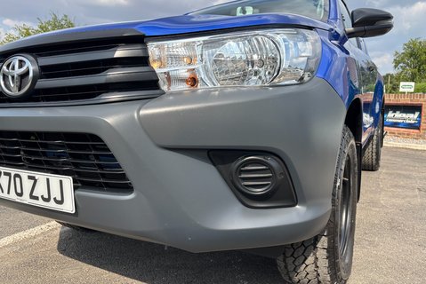 Toyota Hilux Active 4WD D-4D ECB Pickup 21