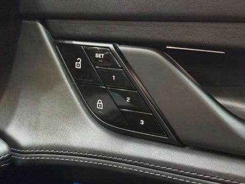 Porsche Taycan Performance Plus 93.4kWh Turbo Cross Turismo 5dr Electric Auto 4WD (680 ps) 37