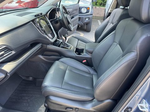 Subaru Outback TOURING 39