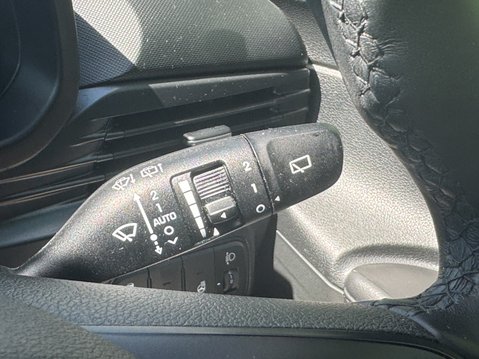 Hyundai BAYON 1.0 T-GDi Premium SUV 5dr Petrol DCT Euro 6 (s/s) (100 ps) 15