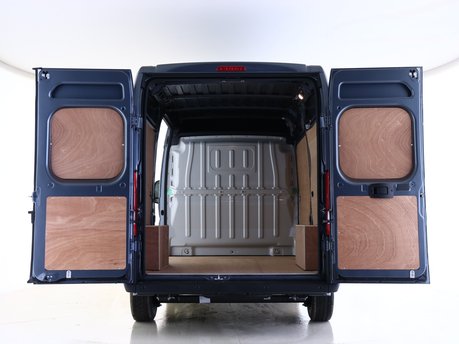 Citroen Relay 2.2 BlueHDi L2H2 Van 140ps Enterprise Pro 4
