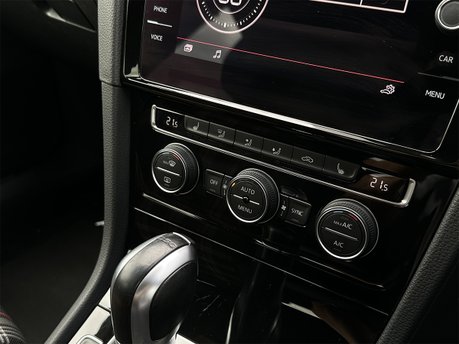 Volkswagen Golf GTI PERFORMANCE TSI DSG 69