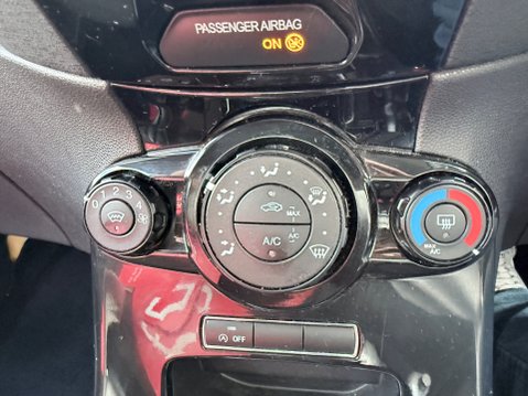 Ford Fiesta 1.0 ZETEC ECOBOOST 13