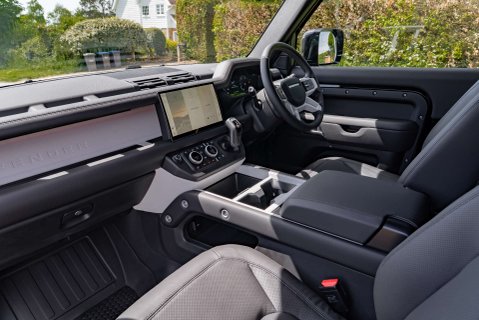Land Rover Defender D250 X-Dynamic HSE Hard Top Obsidian 8