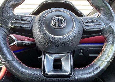 MG HS 1.5 T-GDI EXCLUSIVE 22