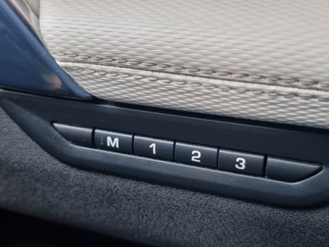 Land Rover Discovery Sport R-DYNAMIC SE MHEV 58