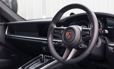 Porsche 911 (992) Turbo S 11