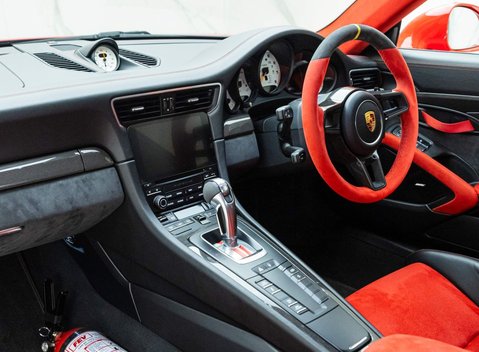 Porsche 911 GT2 RS (991) 14