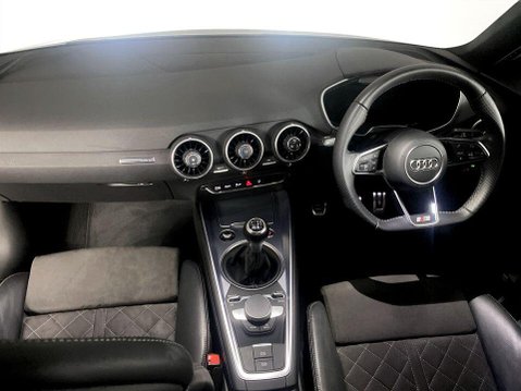 Audi TT 2.0 TFSI 45 S line Coupe 3dr Petrol Manual Euro 6 (s/s) (245 ps) Air Con - 18