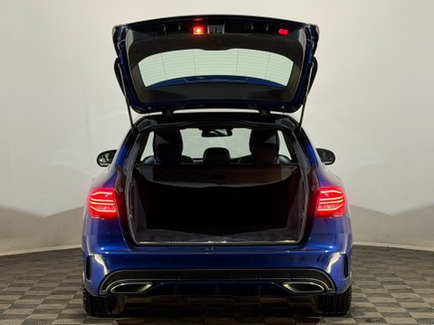 Mercedes-Benz C Class C300 BLUETEC HYBRID AMG LINE PREMIUM 8