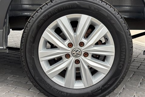 Volkswagen Crafter CR35 L2 H1 Mwb Lr 177 ps Tdi Trendline DSG Panel Van 33