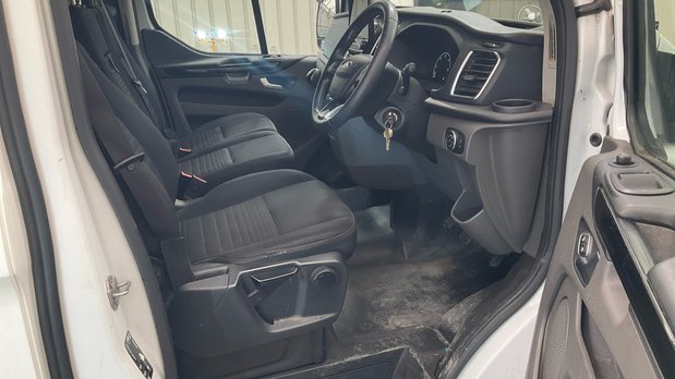 Ford Transit Custom SWB L1H1 Low Roof Limited 300 Air Con Alloys Sensors EURO 6 NO VAT 9