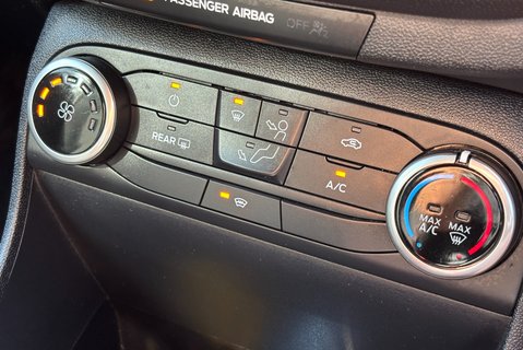 Ford Fiesta Sport Ecoboost 125 ps Panel Van - Sat Nav / Rear Sensors 16