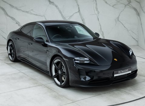 Porsche Taycan 4S 8
