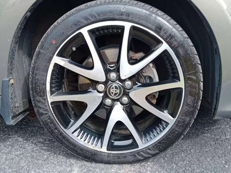 Toyota Yaris 1.5 VVT-h Dynamic Hatchback 5dr Petrol Hybrid E-CVT Euro 6 (s/s) (116 ps) 9