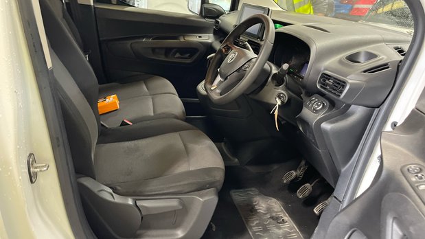 Vauxhall Combo LWB L2H1 Low Roof Sportive 2300 Air Con Sensors EURO 6 NO VAT 9