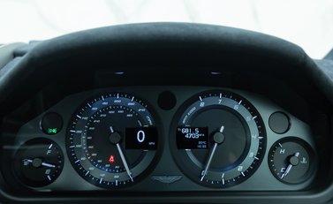 Aston Martin Vantage GT8 16