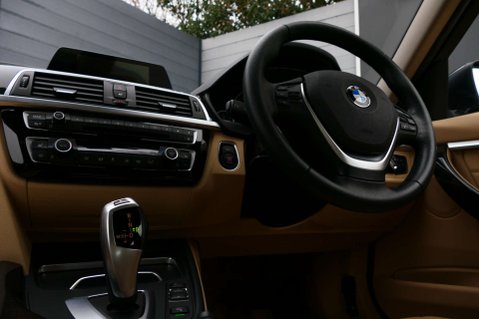 BMW 3 Series 2.0 320i Luxury Auto 4dr 29