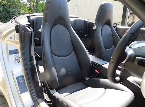 Porsche 911 (997) Carrera 4S Cabriolet 10