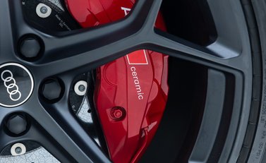 Audi RS Q8 PERFORMANCE CARBON VORSPRUNG 40