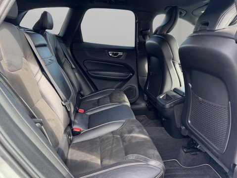 Volvo XC60 2.0 D4 R-Design AWD Euro 6 (s/s) 5dr 44