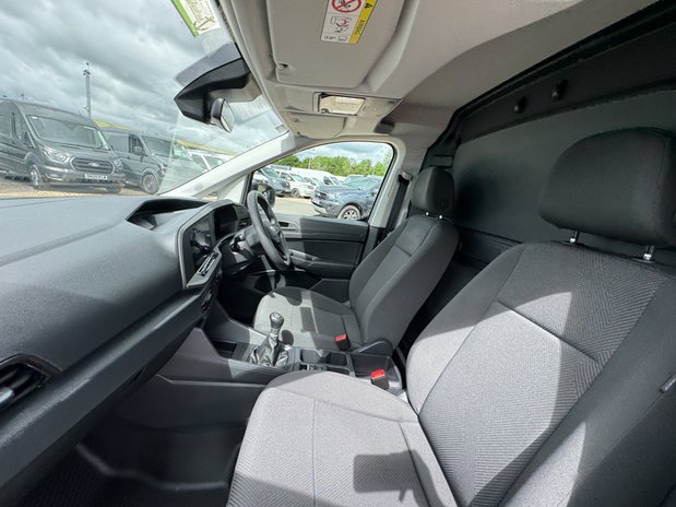 Ford Transit Connect SWB L1H1 [SOLD CR] Low Roof Trend 220 Air Con Nav Sensors EURO 6 13