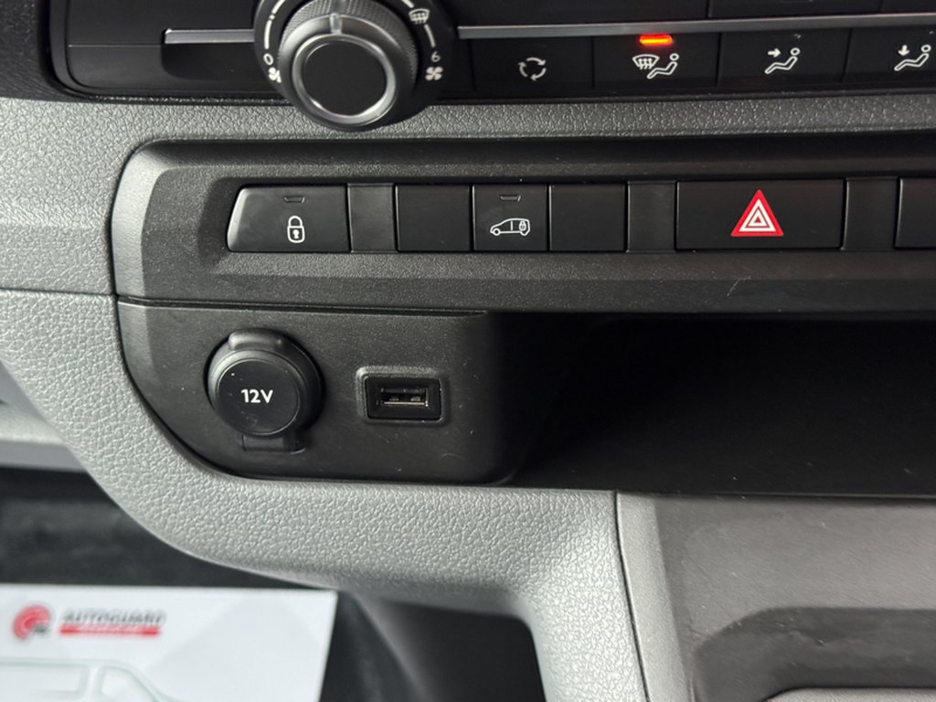 2022 Peugeot ExpertMWB L2H1 Low Roof Professional Air Con EURO 6 — thumbnail 32 of 49