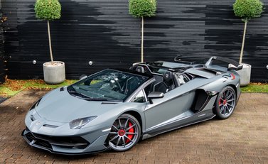 Lamborghini Aventador SVJ LP 770-4 ROADSTER 2