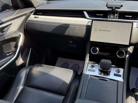 Jaguar F-Pace 2.0 D200 MHEV R-Dynamic SE SUV 5dr Diesel Auto AWD Euro 6 (s/s) (204 ps) 56