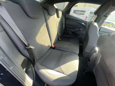 Ford Focus 1.0 Focus ST-Line 5dr *NATIONAL DELIVERY* 44
