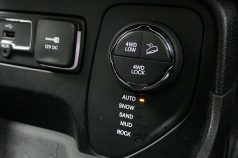 Jeep Renegade M-JET DESERT HAWK 22