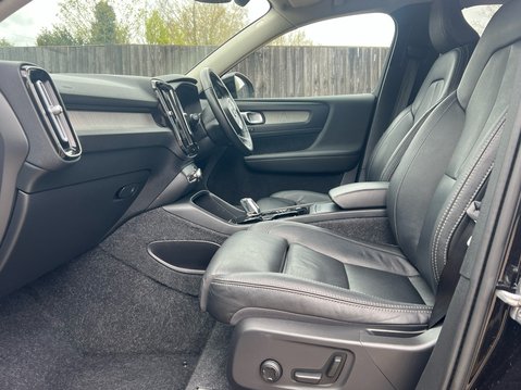 Volvo XC40 B4 INSCRIPTION PRO MHEV 3