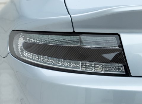 Aston Martin V12 Vantage S 28