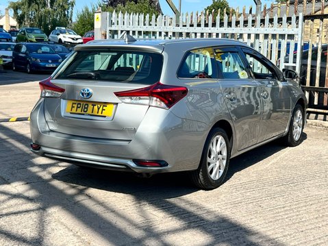 Toyota Auris VVT-I ICON TECH TOURING SPORTS 10