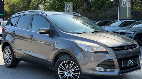 Ford Kuga TITANIUM TDCI 2WD - 10 SERVICES - NEW MOT - NEW DISCS AND PADS ALL ROUND 