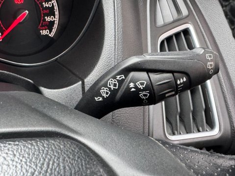 Ford Focus 2.0T EcoBoost ST-2 Euro 6 (s/s) 5dr 27