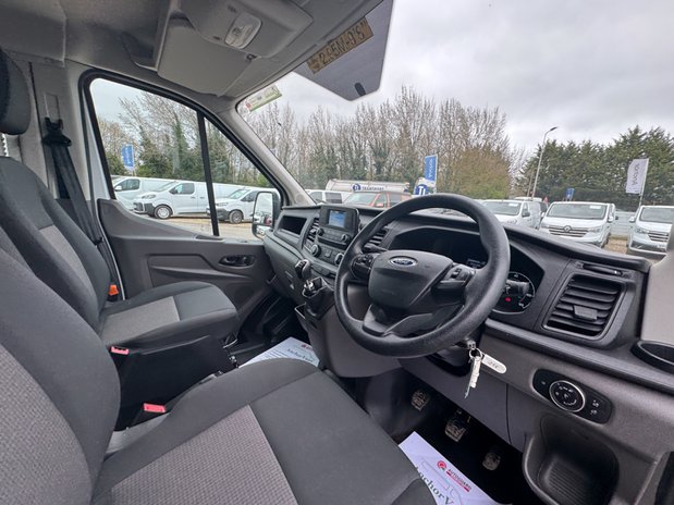 Ford Transit Luton LWB L3 Trend 350 Low Loader EURO 6 SELECT 15