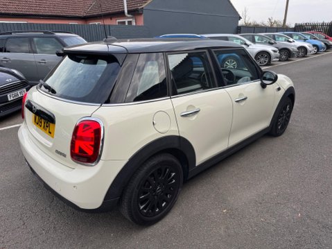 Mini Hatch COOPER 4