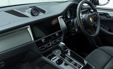 Porsche Macan GTS 16