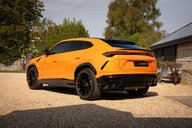 Lamborghini Urus V8 16