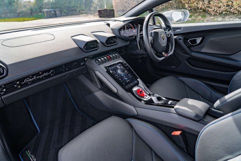 Lamborghini Huracan LP640-4 EVO 8