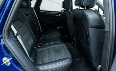 Porsche Macan GTS 19