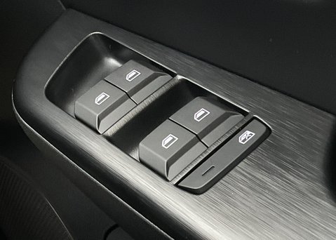 MG ZS 1.5 HYBRID+ TROPHY 19
